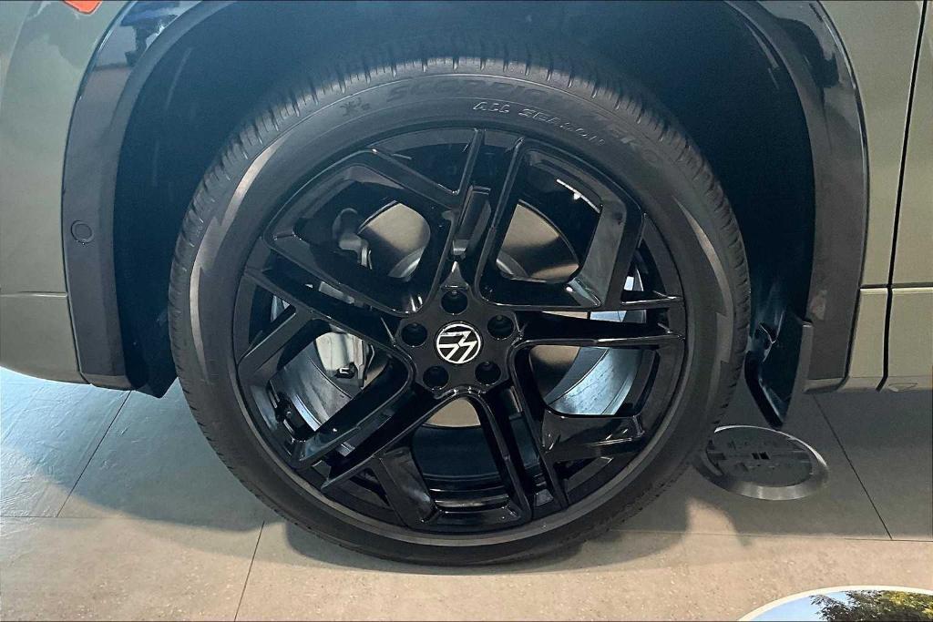 new 2025 Volkswagen Tiguan car, priced at $38,214