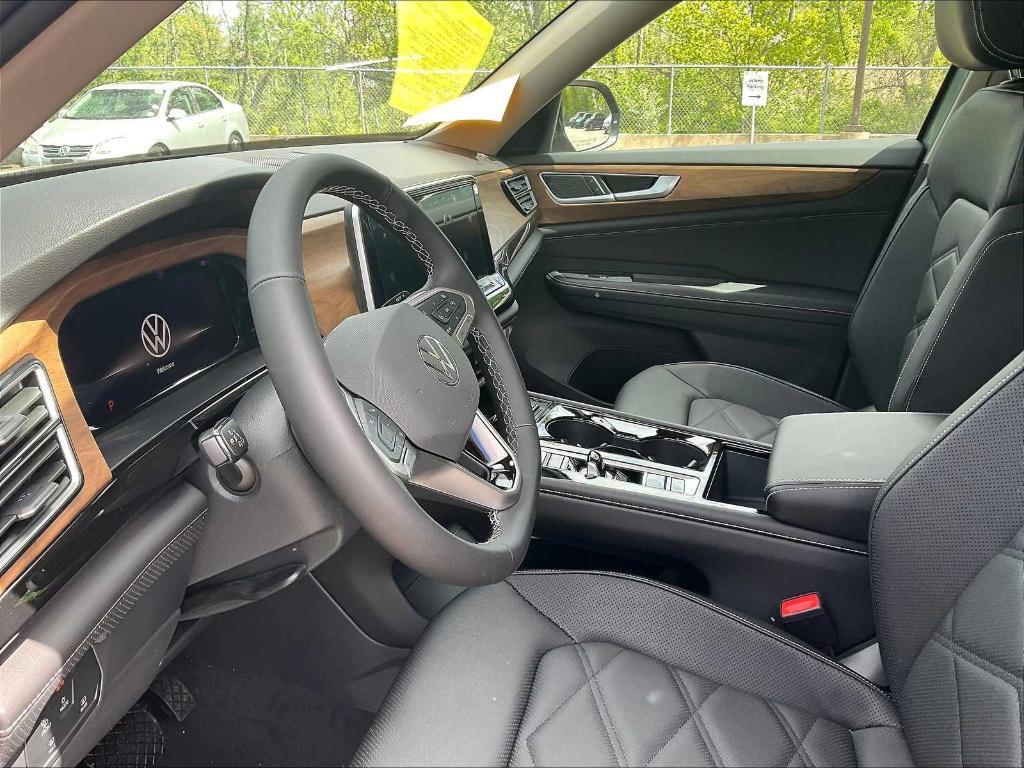 new 2025 Volkswagen Atlas car, priced at $40,324