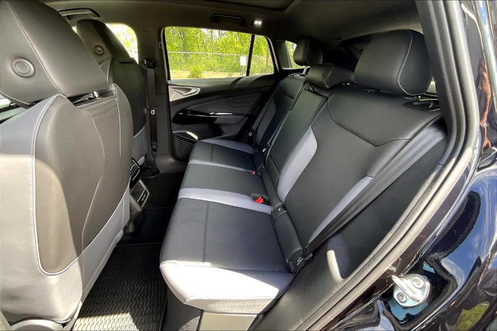 new 2025 Volkswagen ID.4 car, priced at $49,517