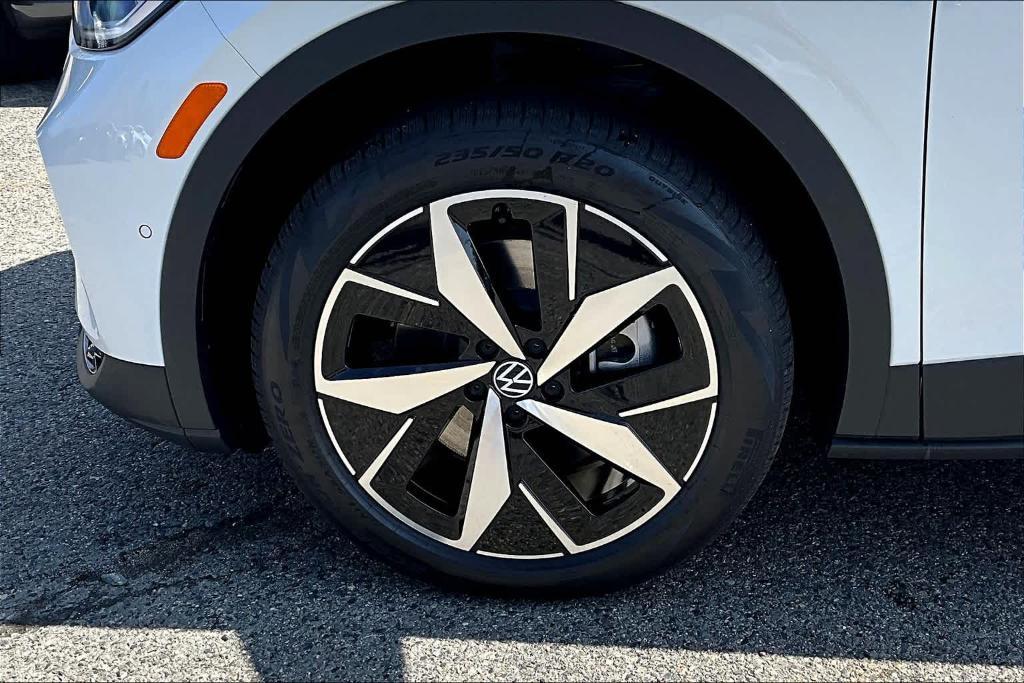 new 2025 Volkswagen ID.4 car, priced at $50,194