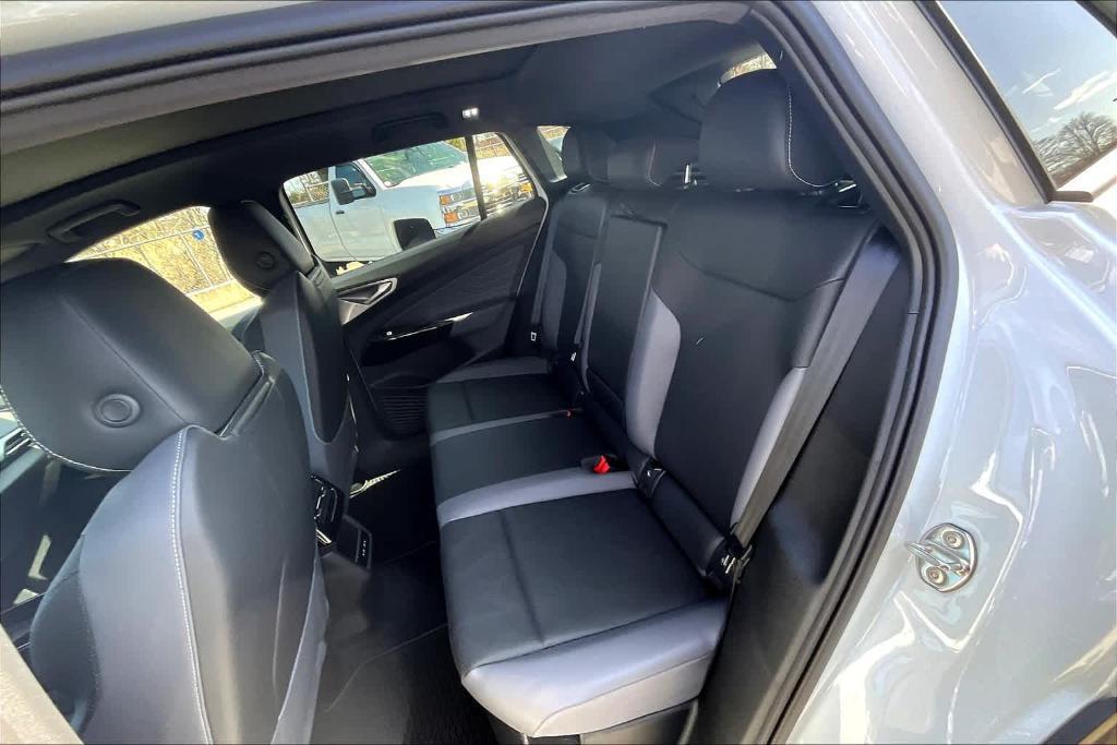 new 2025 Volkswagen ID.4 car, priced at $50,194