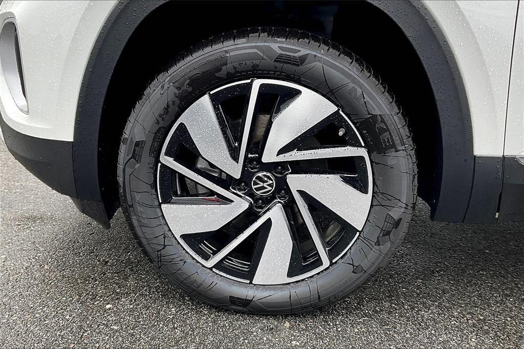 new 2025 Volkswagen Atlas car, priced at $47,586