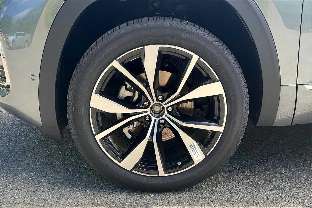 new 2025 Volkswagen Atlas car, priced at $50,577