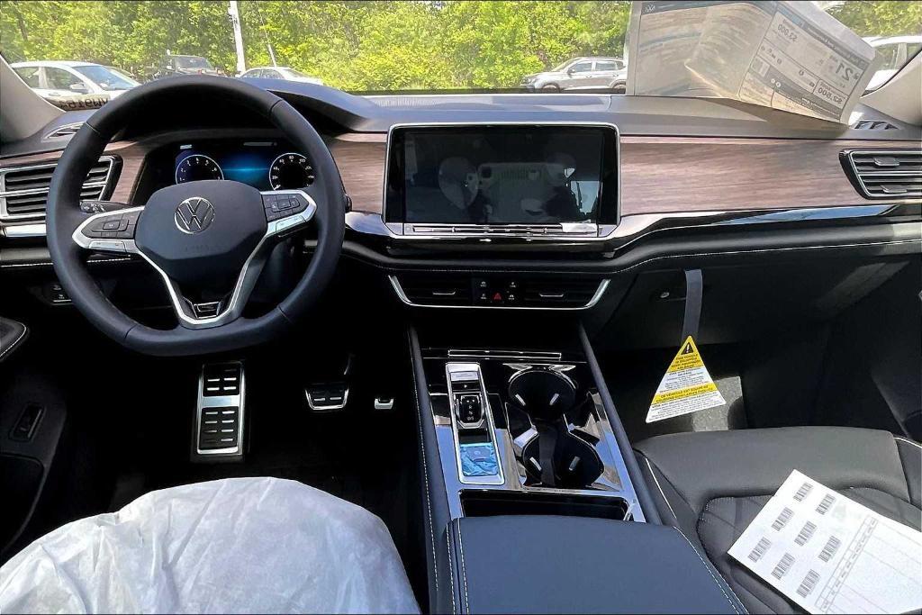 new 2025 Volkswagen Atlas car, priced at $50,577