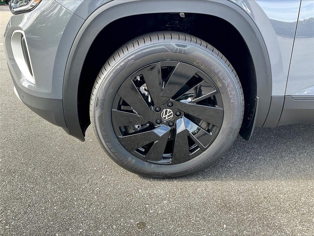new 2026 Volkswagen Atlas car, priced at $50,673