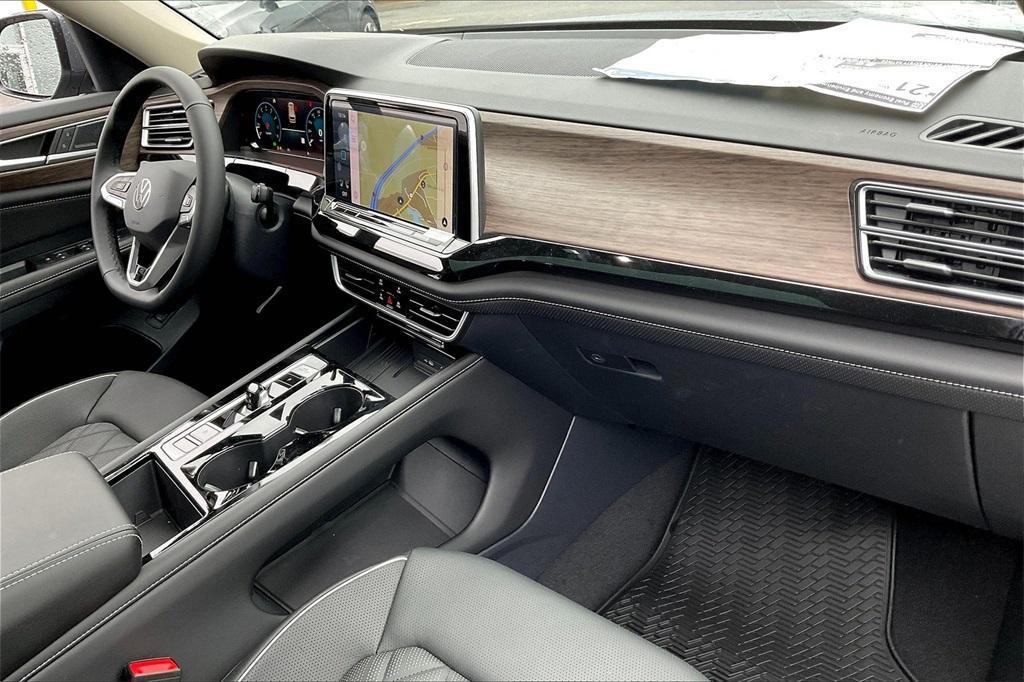 new 2025 Volkswagen Atlas car, priced at $53,036