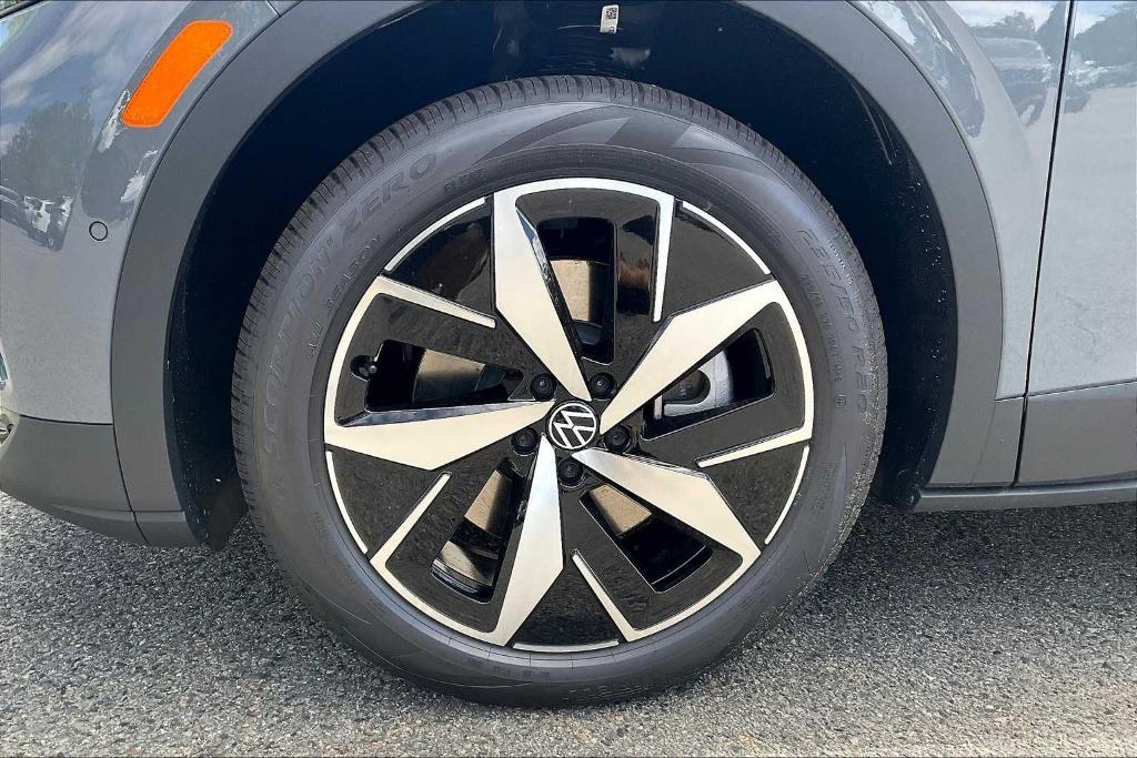 new 2025 Volkswagen ID.4 car, priced at $49,842
