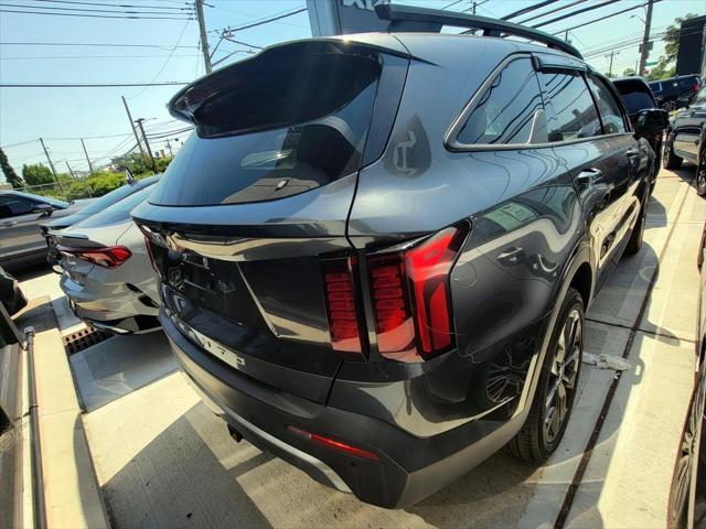 used 2022 Kia Sorento car, priced at $29,233