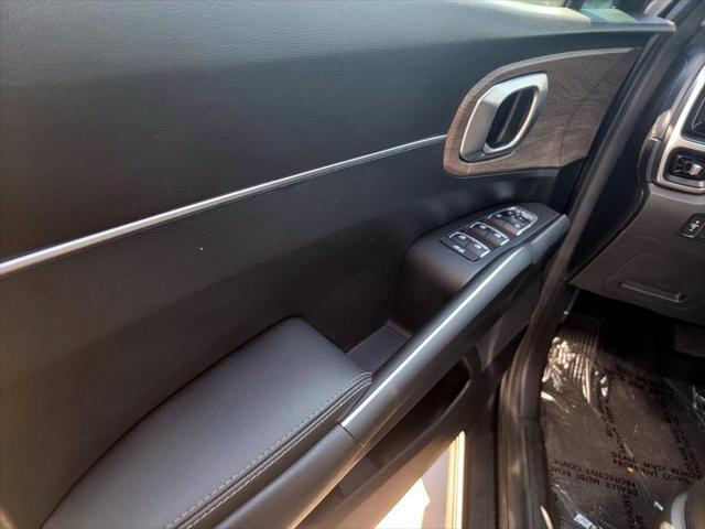 used 2022 Kia Sorento car, priced at $29,233