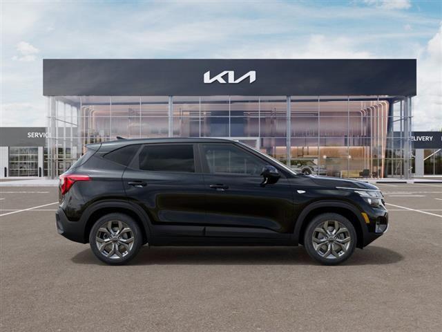 new 2025 Kia Seltos car, priced at $26,670