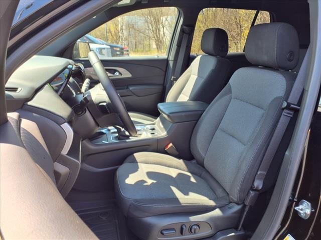 used 2024 Chevrolet Traverse car, priced at $39,990