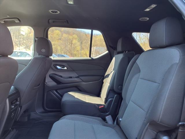 used 2024 Chevrolet Traverse car, priced at $39,990