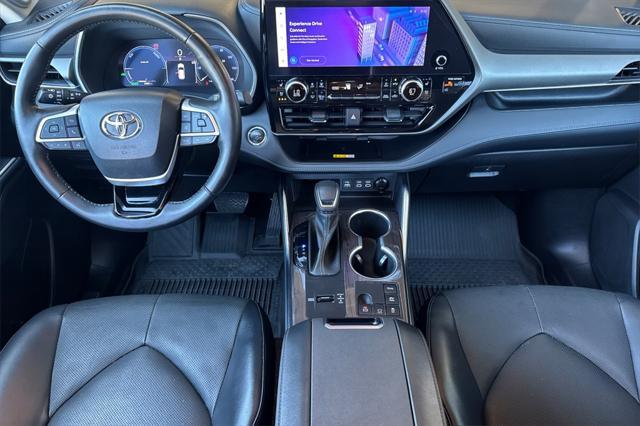 used 2023 Toyota Highlander Hybrid car, priced at $47,102