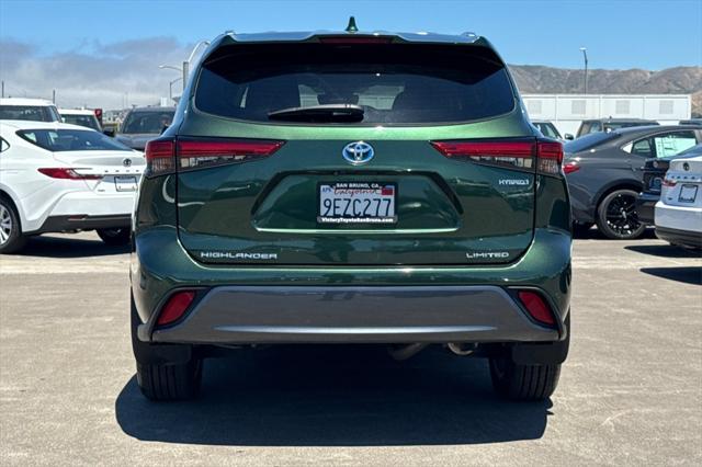 used 2023 Toyota Highlander Hybrid car, priced at $47,102