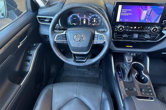 used 2023 Toyota Highlander Hybrid car, priced at $47,102