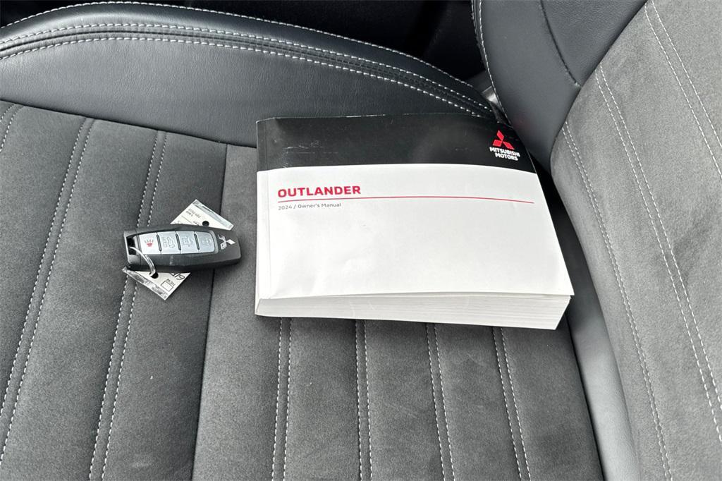 used 2024 Mitsubishi Outlander car, priced at $24,186