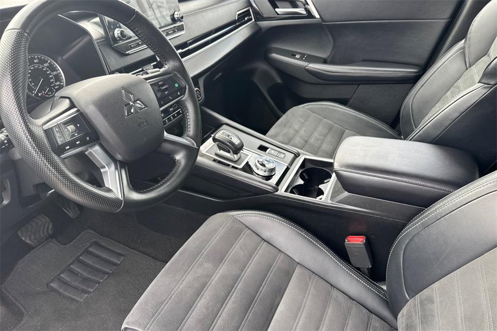 used 2024 Mitsubishi Outlander car, priced at $24,186
