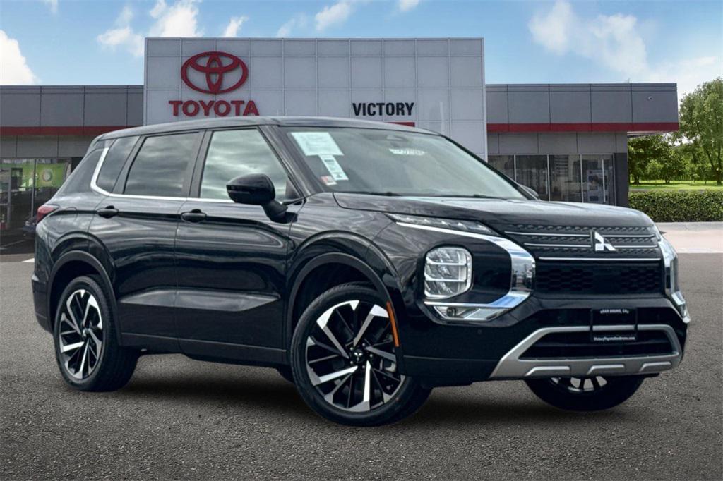 used 2024 Mitsubishi Outlander car, priced at $24,186