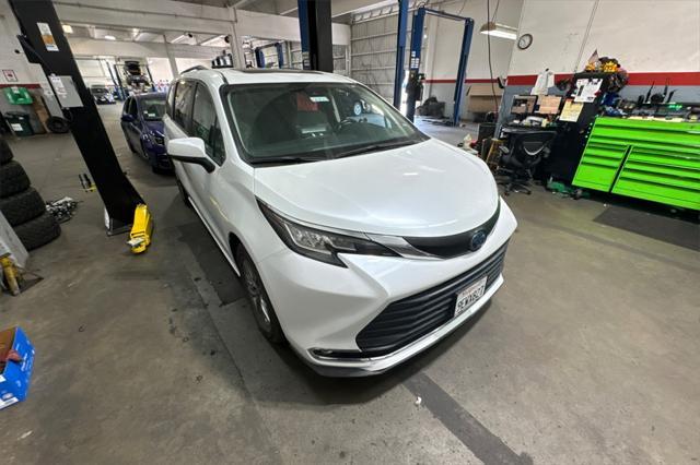 used 2023 Toyota Sienna car, priced at $41,871