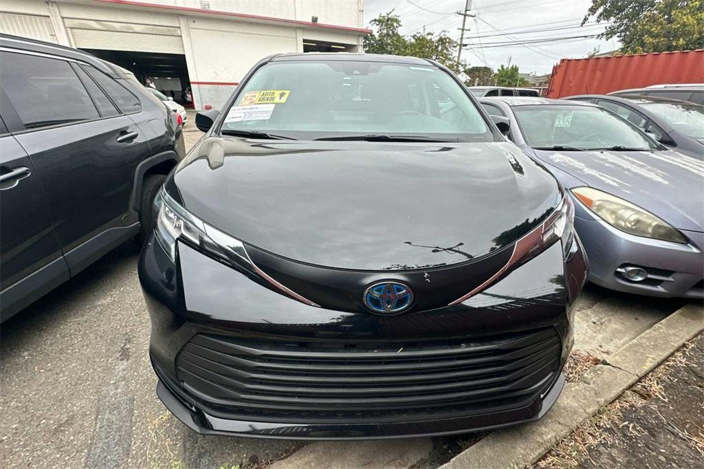 used 2023 Toyota Sienna car, priced at $36,362