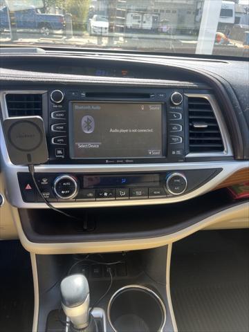used 2019 Toyota Highlander Hybrid car, priced at $33,991