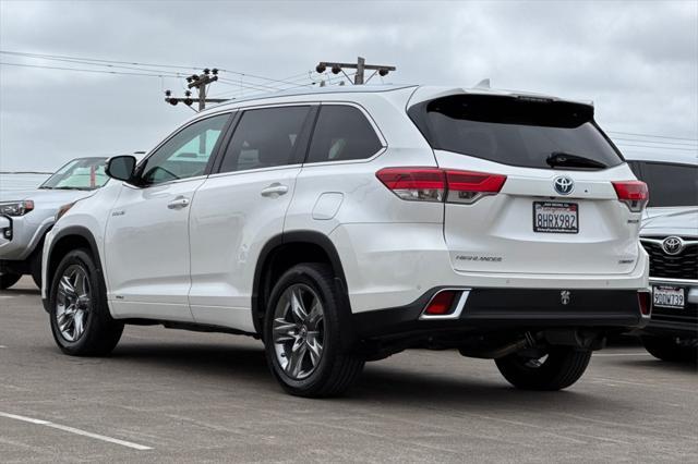 used 2019 Toyota Highlander Hybrid car, priced at $32,800