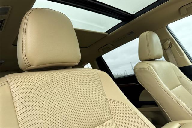 used 2019 Toyota Highlander Hybrid car, priced at $32,800