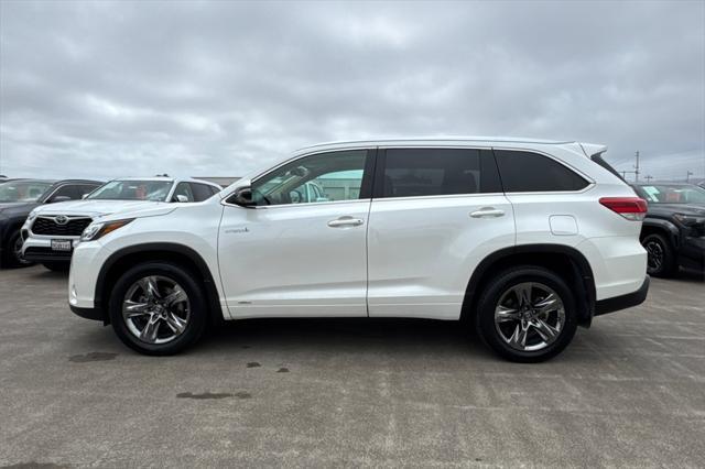 used 2019 Toyota Highlander Hybrid car, priced at $32,800