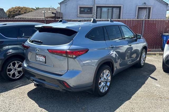 used 2023 Toyota Highlander Hybrid car, priced at $47,898