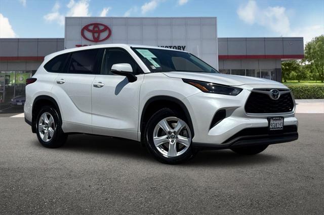 used 2023 Toyota Highlander car, priced at $40,057