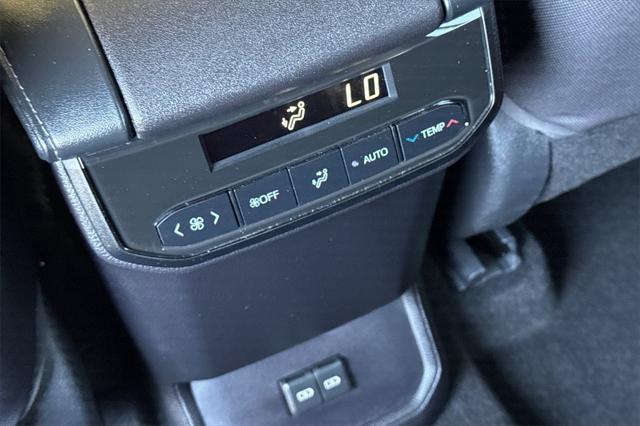 used 2023 Toyota Highlander car, priced at $37,594
