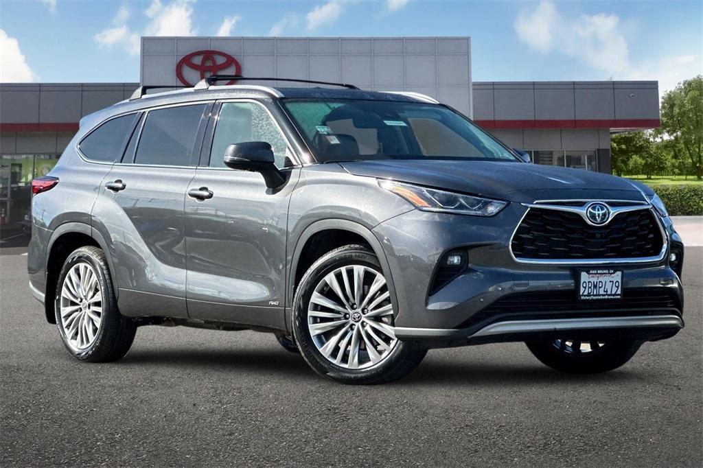 used 2022 Toyota Highlander Hybrid car, priced at $47,635