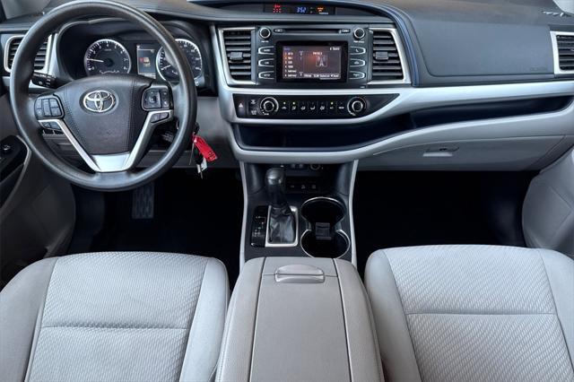 used 2019 Toyota Highlander car, priced at $26,166