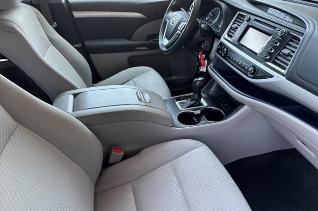 used 2019 Toyota Highlander car, priced at $26,166