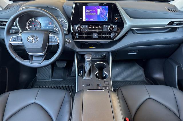 used 2023 Toyota Highlander car, priced at $39,061