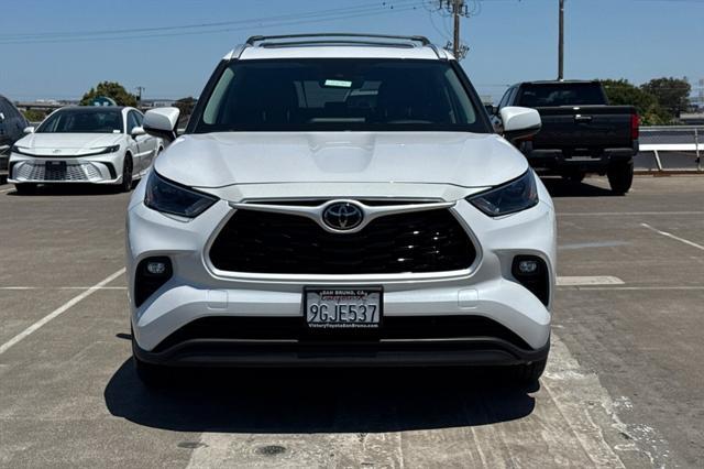 used 2023 Toyota Highlander car, priced at $39,061