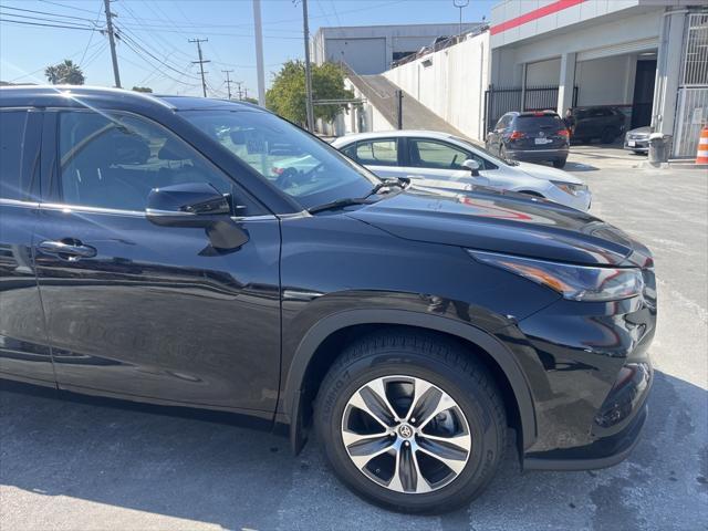 used 2022 Toyota Highlander car