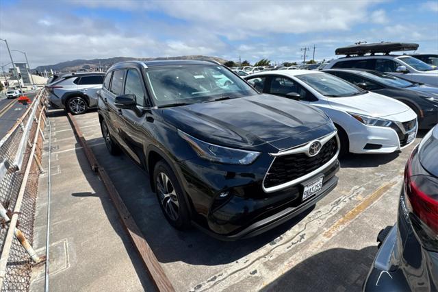 used 2022 Toyota Highlander car, priced at $31,639