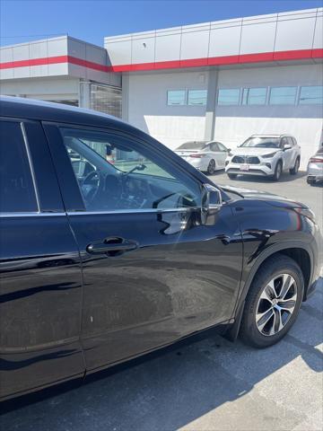 used 2022 Toyota Highlander car
