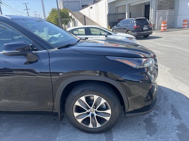 used 2022 Toyota Highlander car