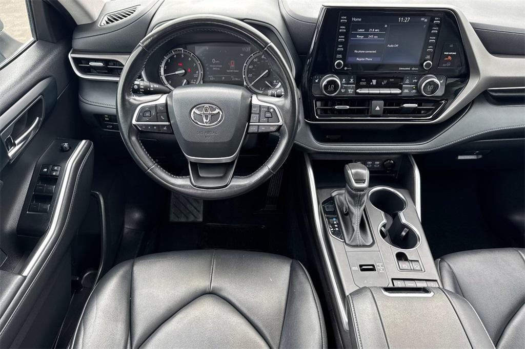 used 2022 Toyota Highlander car, priced at $32,600