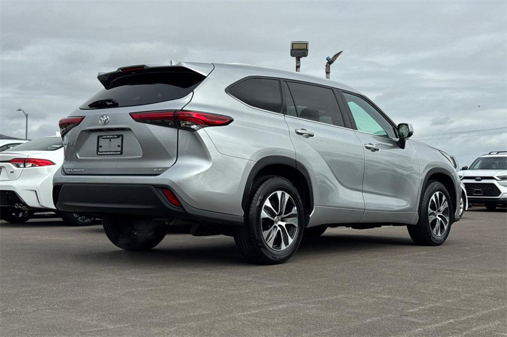 used 2022 Toyota Highlander car, priced at $32,600