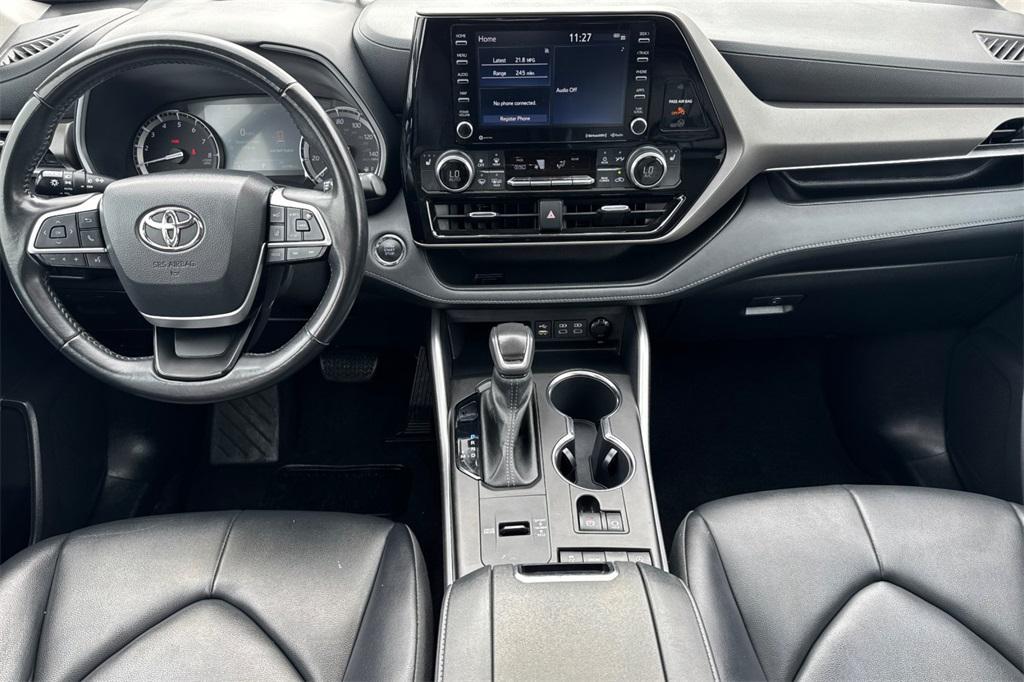 used 2022 Toyota Highlander car, priced at $32,600