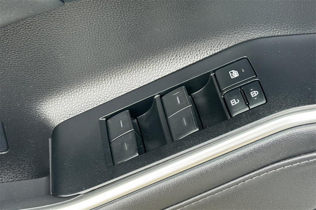 used 2022 Toyota Highlander car, priced at $32,600
