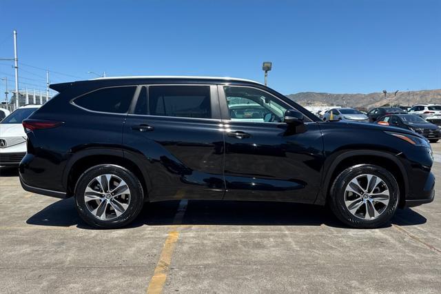 used 2024 Toyota Highlander car, priced at $41,866