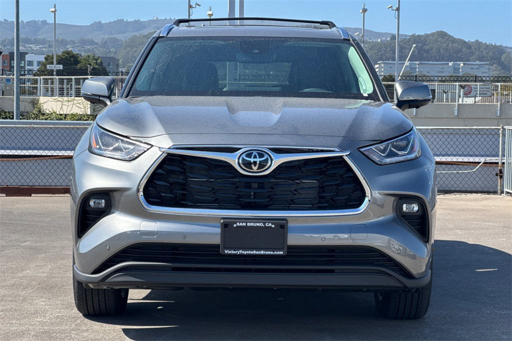 new 2025 Toyota Highlander Hybrid car, priced at $54,823