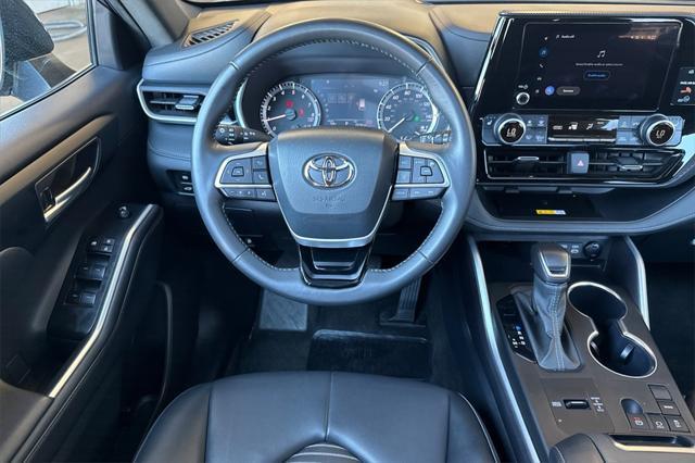 used 2024 Toyota Highlander car, priced at $44,083