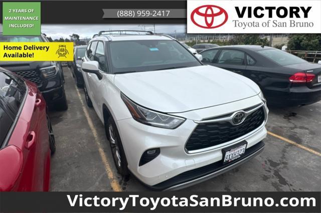 used 2021 Toyota Highlander car, priced at $40,253