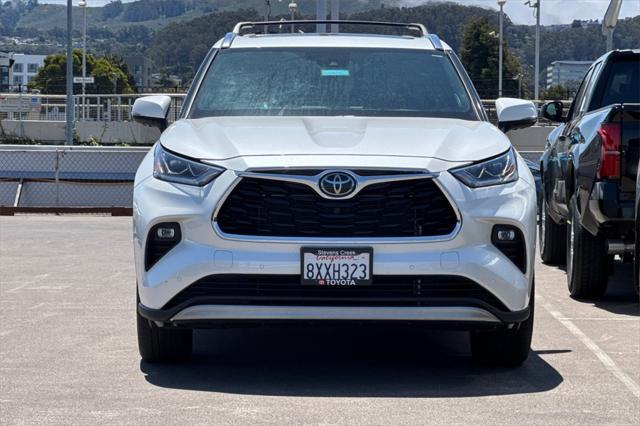 used 2021 Toyota Highlander car, priced at $39,893