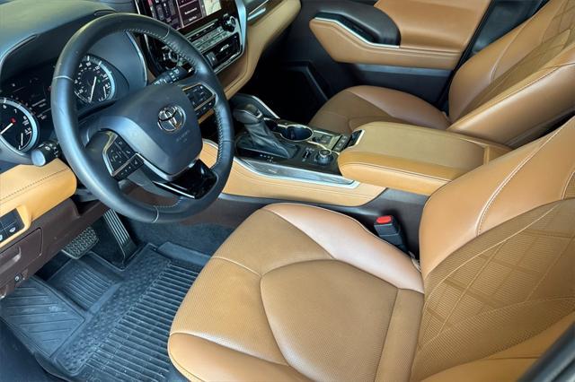 used 2021 Toyota Highlander car, priced at $39,893